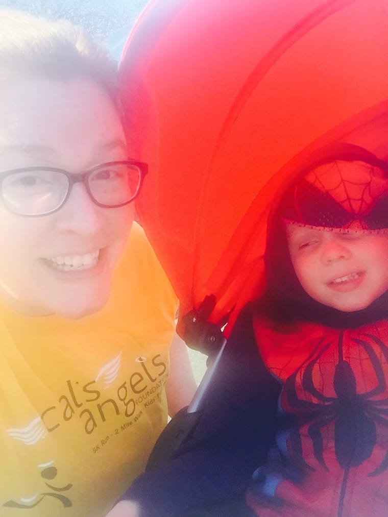 Even though the light hurts like crazy, we went for a short walk in the beautiful Sunday weather.